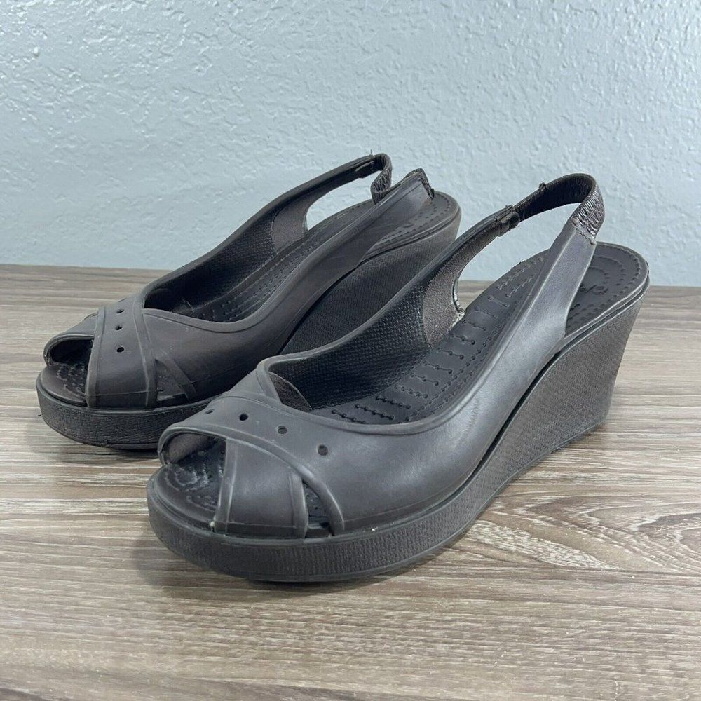 Crocs Farrah Brown Womens Peep Toe Wedge Sandal W8 Great Condition